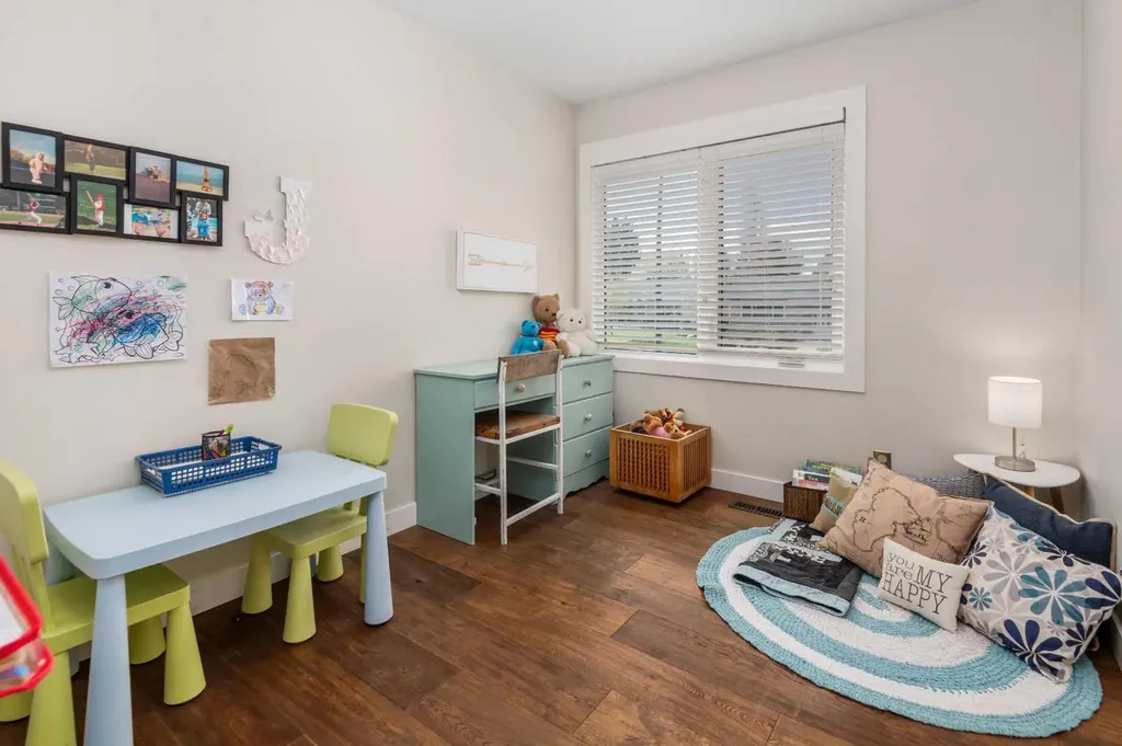 14519 Parkside Drive SE Calgary AB T2J 4J8