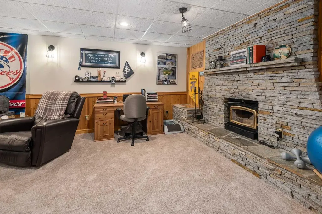 14519 Parkside Drive SE Calgary AB T2J 4J8