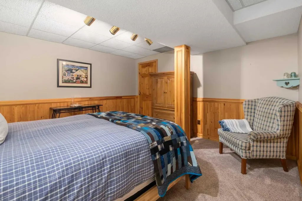 14519 Parkside Drive SE Calgary AB T2J 4J8