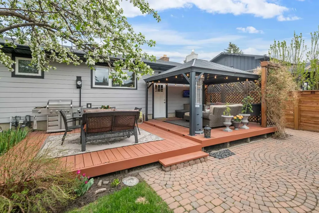 14519 Parkside Drive SE Calgary AB T2J 4J8
