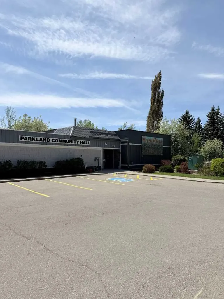 14519 Parkside Drive SE Calgary AB T2J 4J8