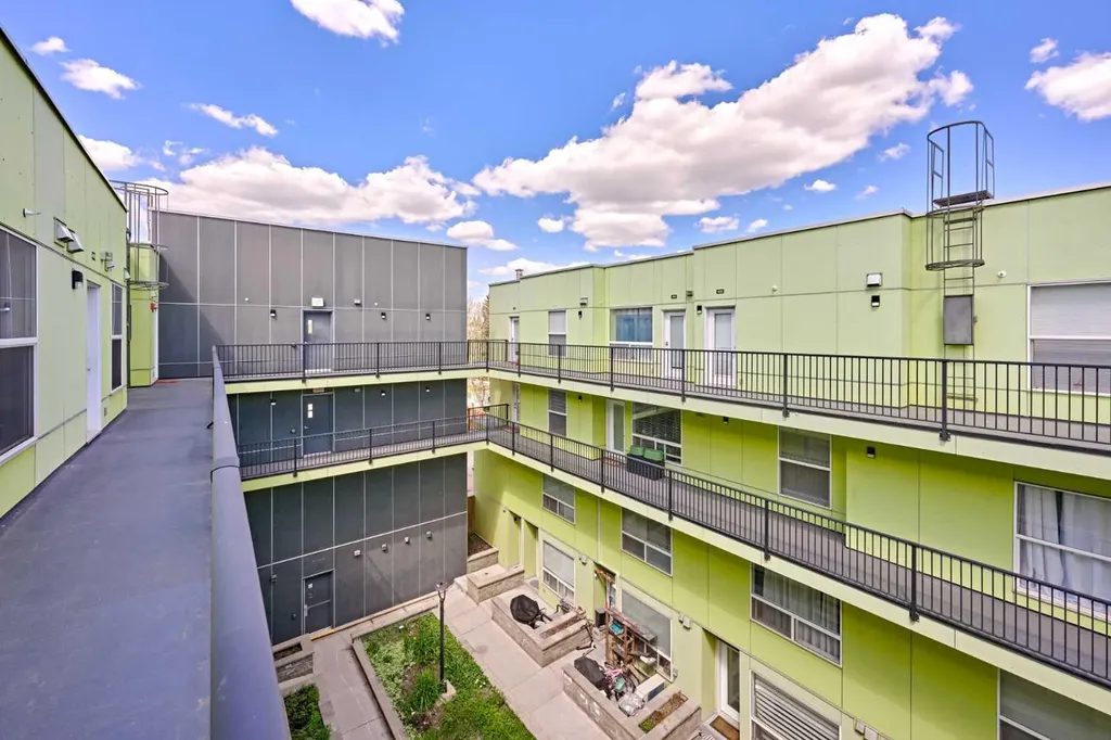 1740 9 Street NW Calgary AB T2M 0K3