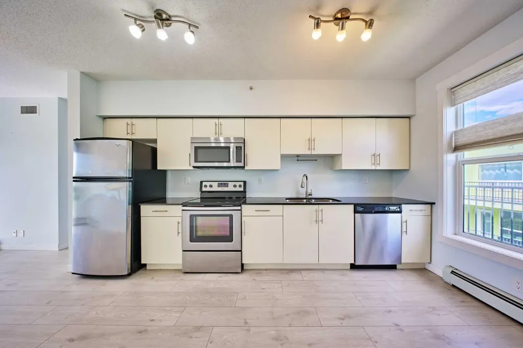 1740 9 Street NW Calgary AB T2M 0K3