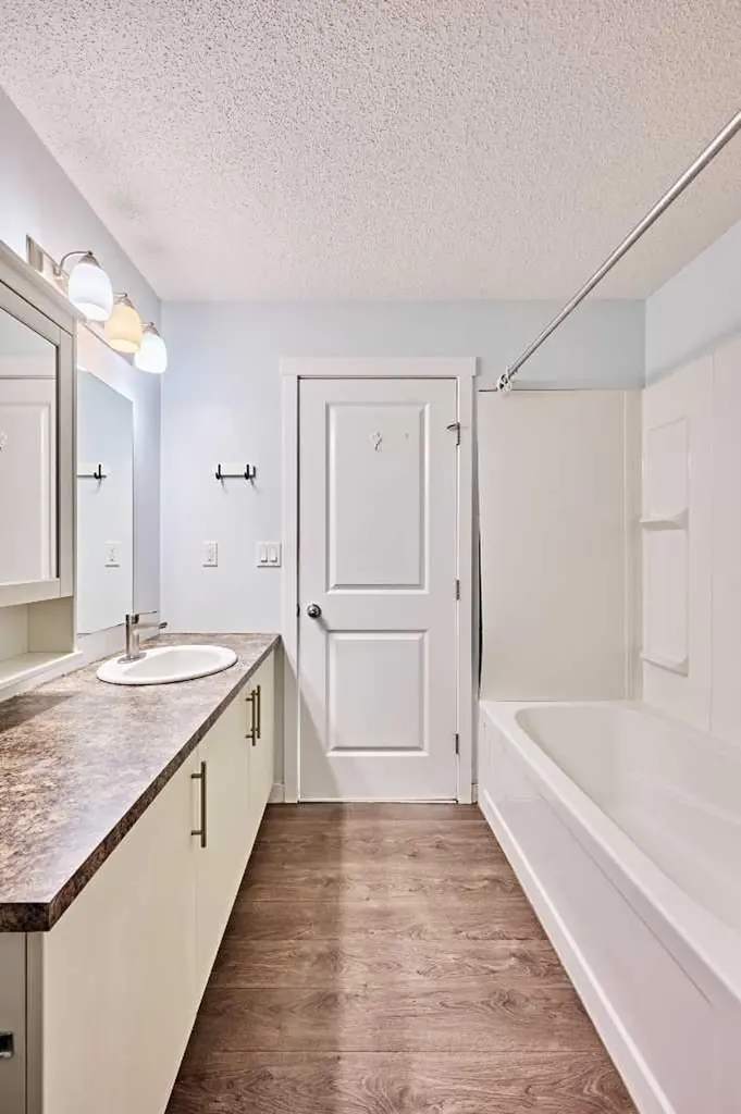 1740 9 Street NW Calgary AB T2M 0K3