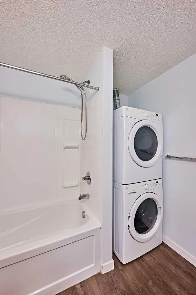 1740 9 Street NW Calgary AB T2M 0K3