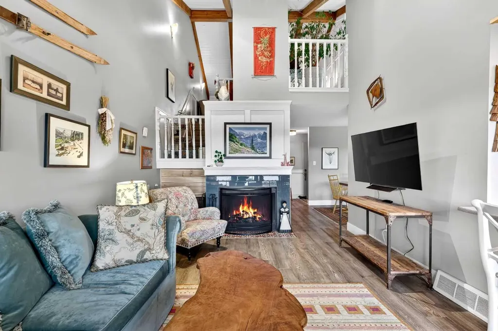 860 Midridge Drive SE Calgary AB T2X 1K1