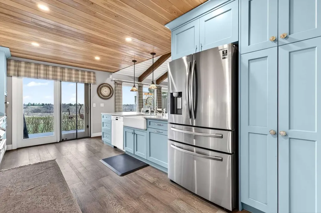 860 Midridge Drive SE Calgary AB T2X 1K1