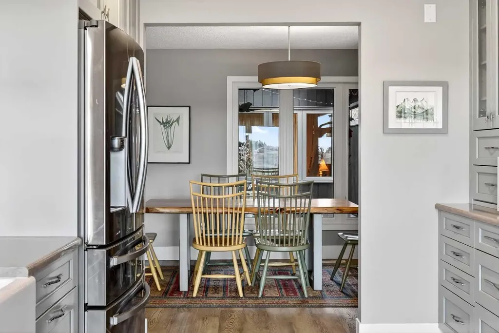 860 Midridge Drive SE Calgary AB T2X 1K1
