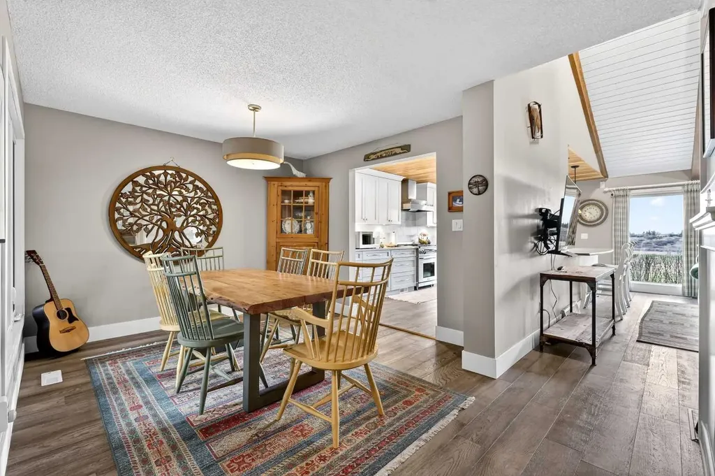 860 Midridge Drive SE Calgary AB T2X 1K1