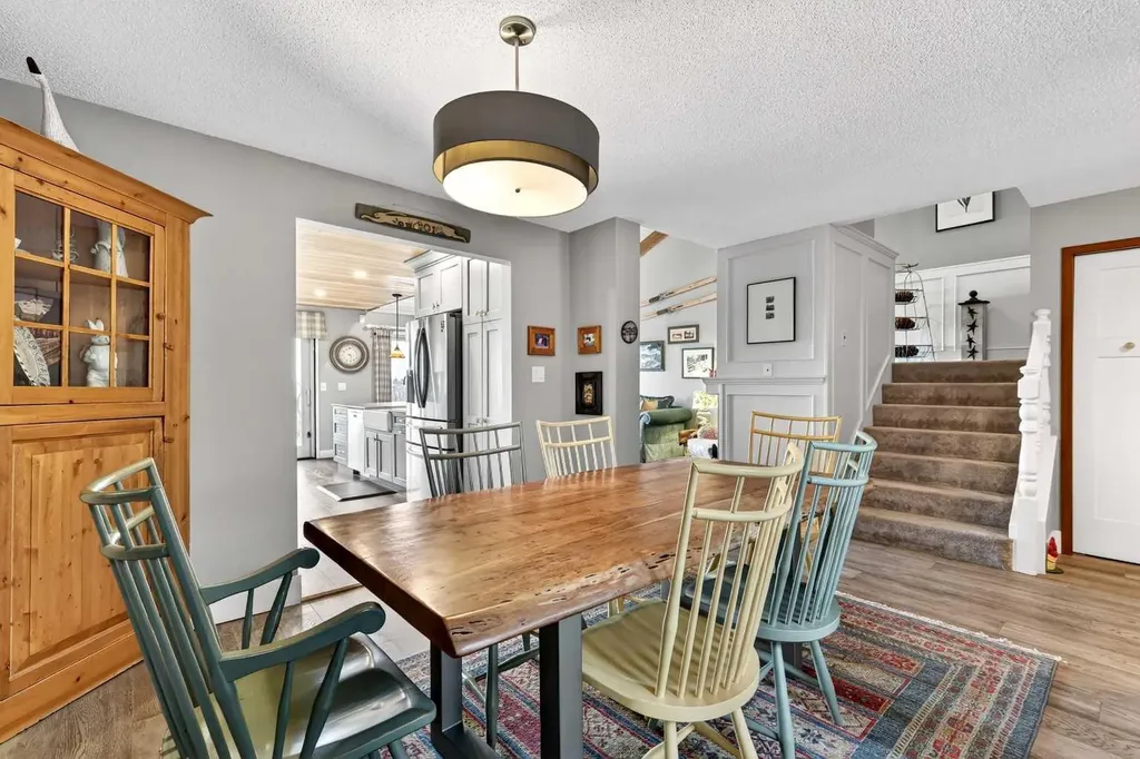860 Midridge Drive SE Calgary AB T2X 1K1