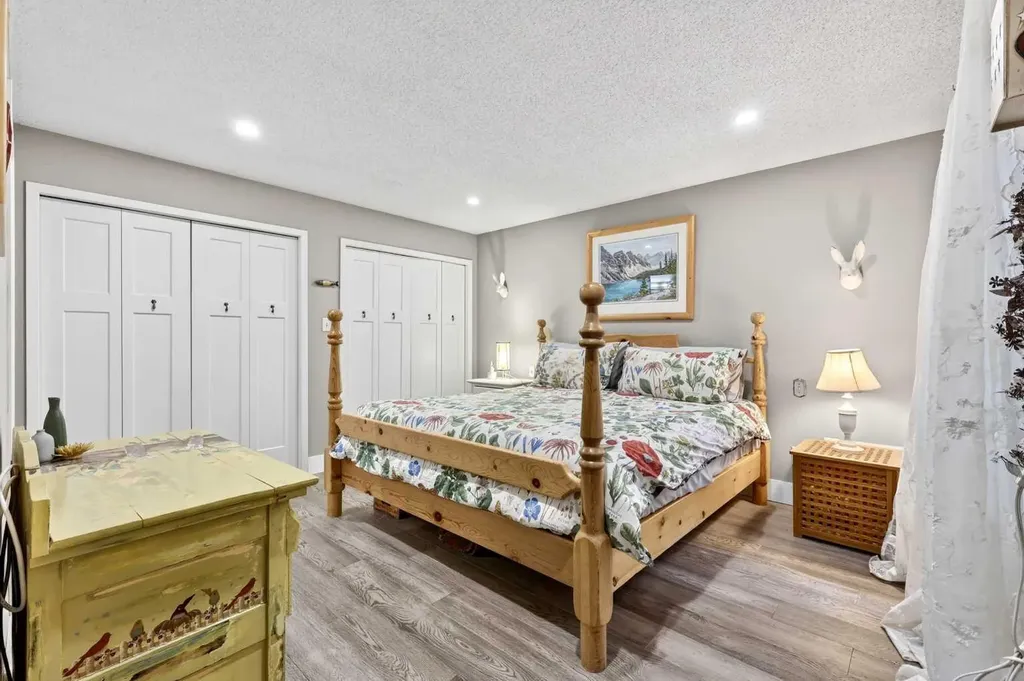 860 Midridge Drive SE Calgary AB T2X 1K1