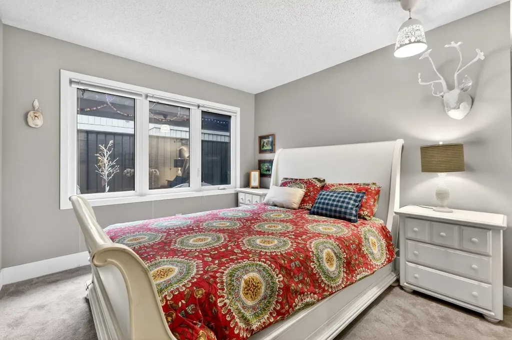 860 Midridge Drive SE Calgary AB T2X 1K1