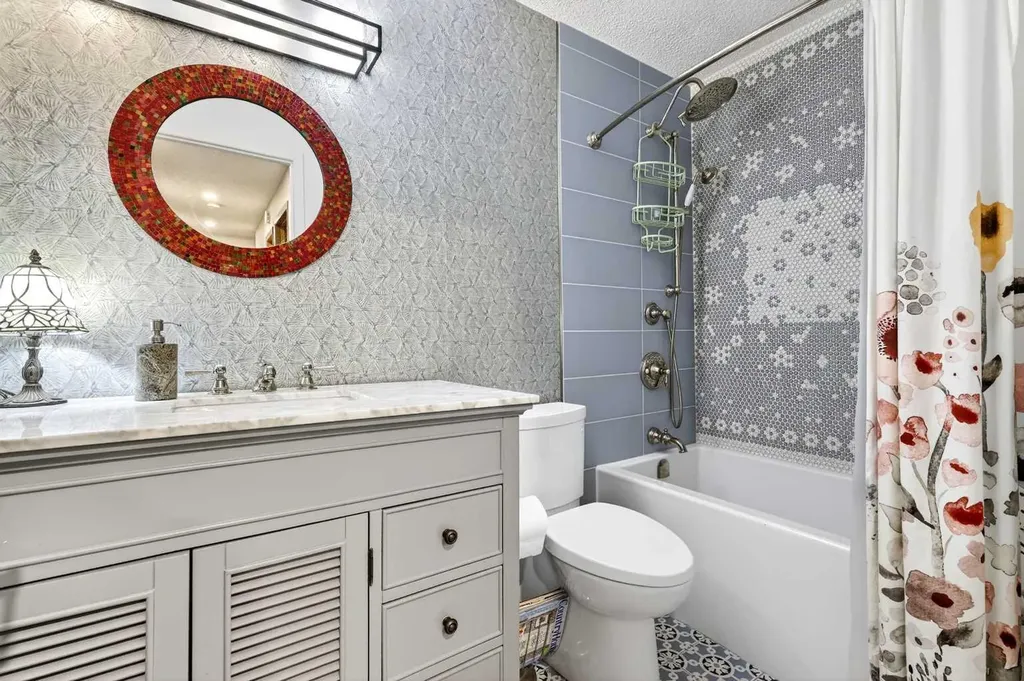 860 Midridge Drive SE Calgary AB T2X 1K1
