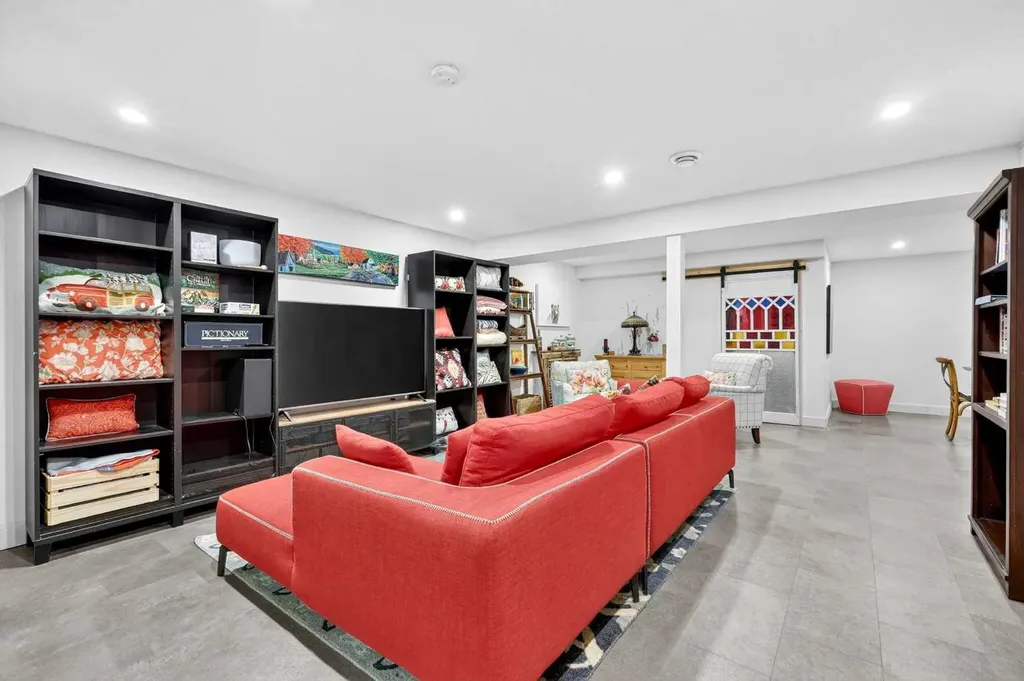 860 Midridge Drive SE Calgary AB T2X 1K1