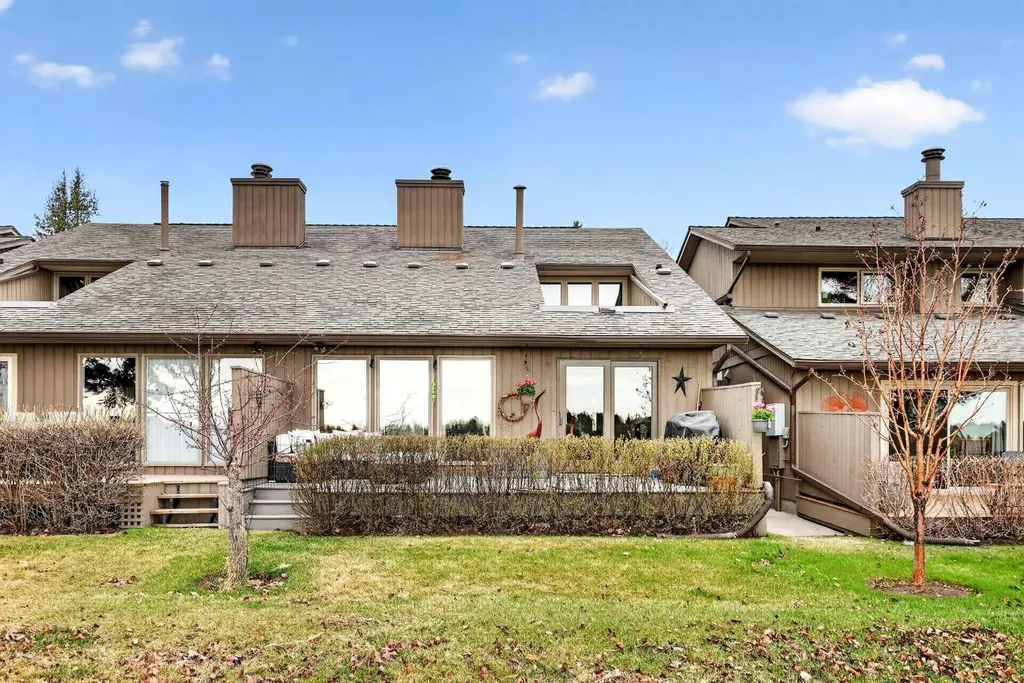 860 Midridge Drive SE Calgary AB T2X 1K1