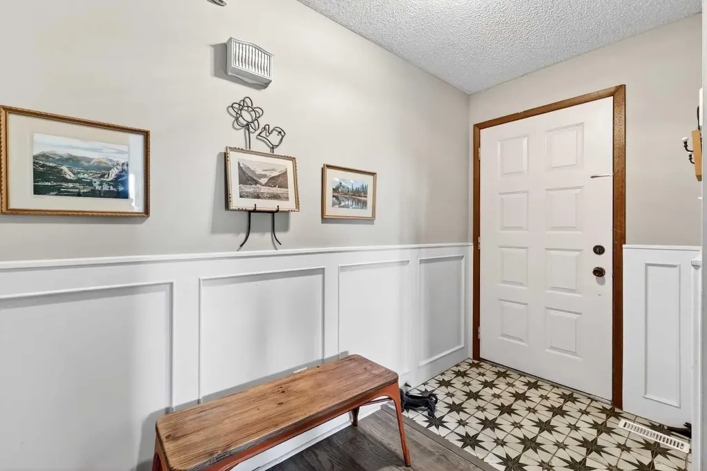 860 Midridge Drive SE Calgary AB T2X 1K1