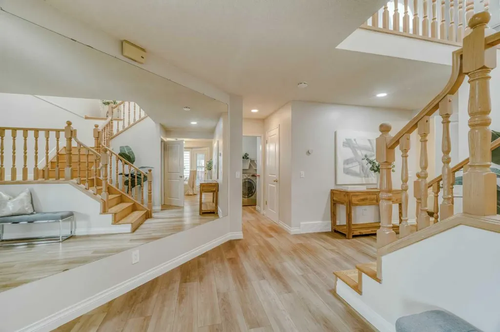 8286 Edgebrook Drive NW Calgary AB T3A 4N1
