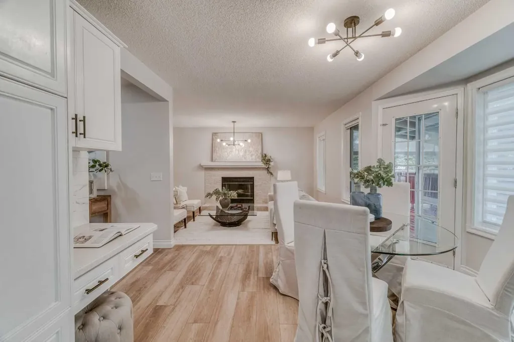 8286 Edgebrook Drive NW Calgary AB T3A 4N1