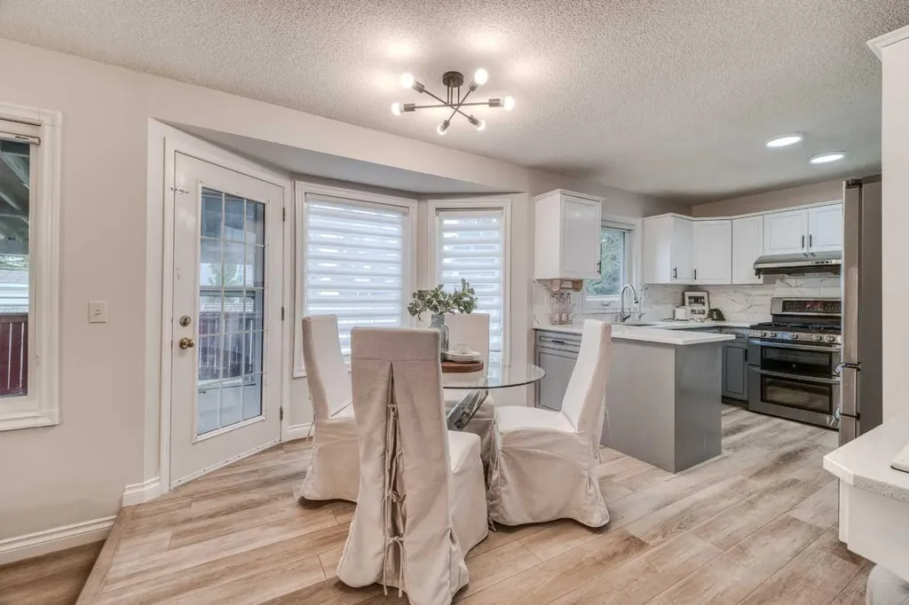8286 Edgebrook Drive NW Calgary AB T3A 4N1