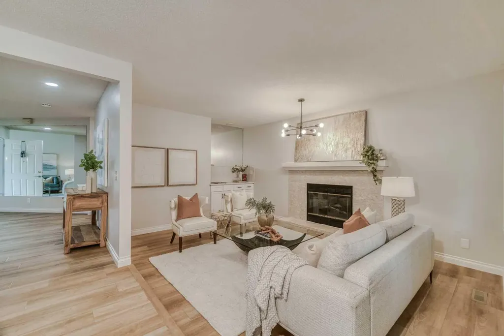 8286 Edgebrook Drive NW Calgary AB T3A 4N1