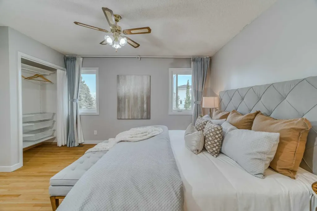 8286 Edgebrook Drive NW Calgary AB T3A 4N1
