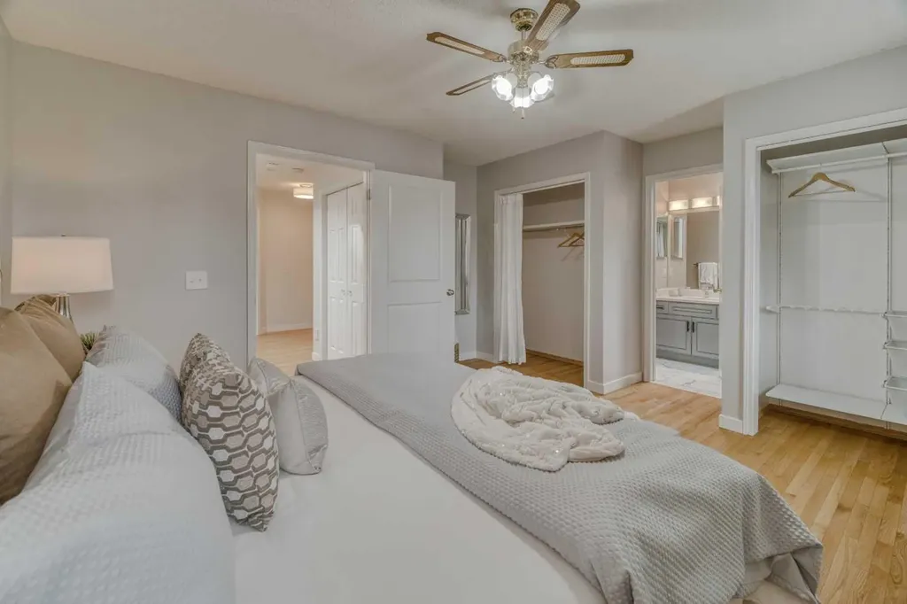 8286 Edgebrook Drive NW Calgary AB T3A 4N1