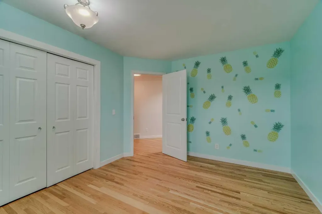 8286 Edgebrook Drive NW Calgary AB T3A 4N1