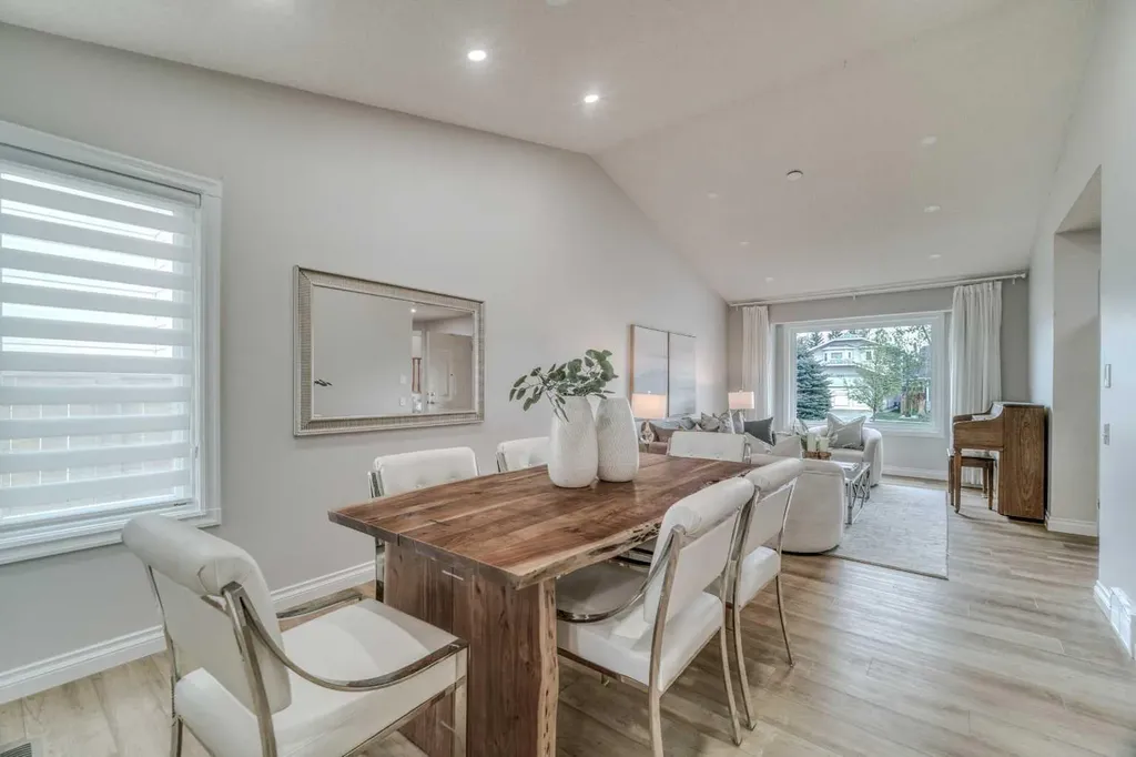 8286 Edgebrook Drive NW Calgary AB T3A 4N1