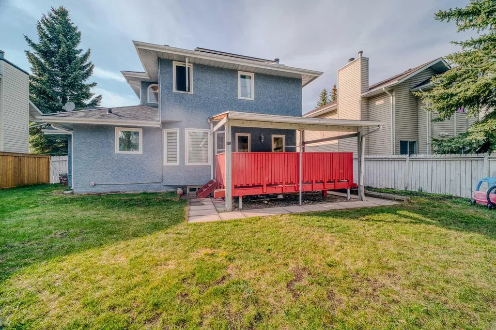 8286 Edgebrook Drive NW Calgary AB T3A 4N1