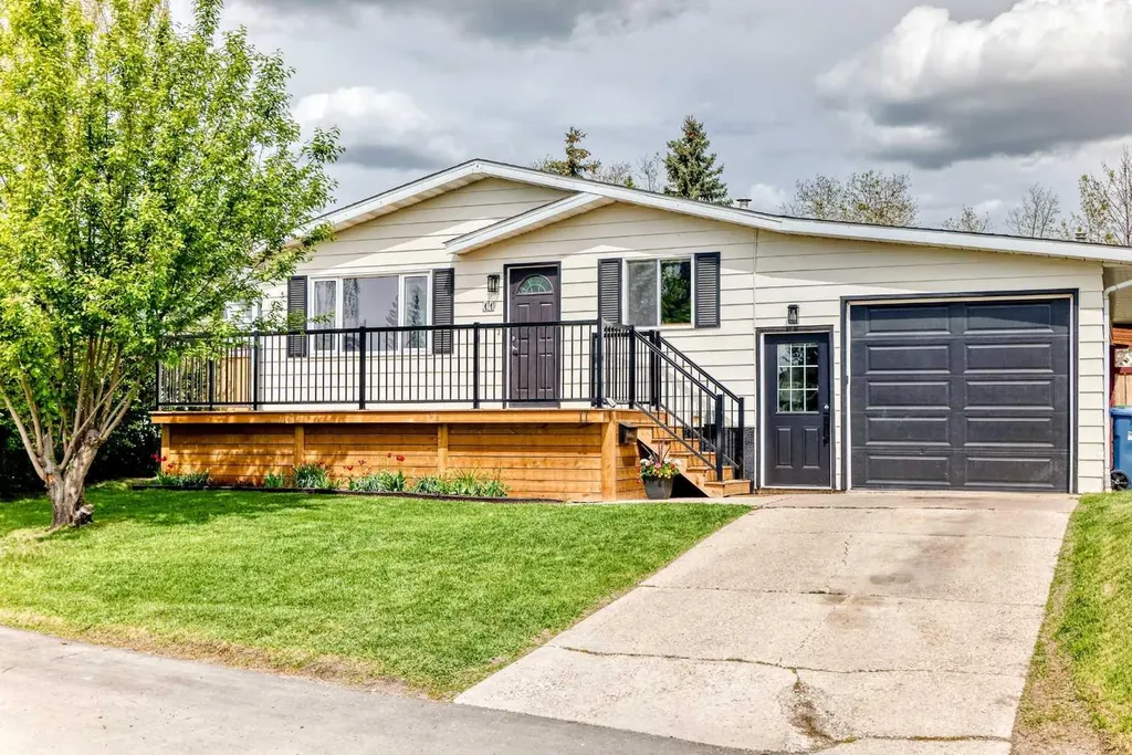 11 Huntstrom Place NE Calgary AB T2K 5V9