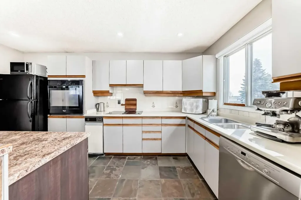 11 Huntstrom Place NE Calgary AB T2K 5V9