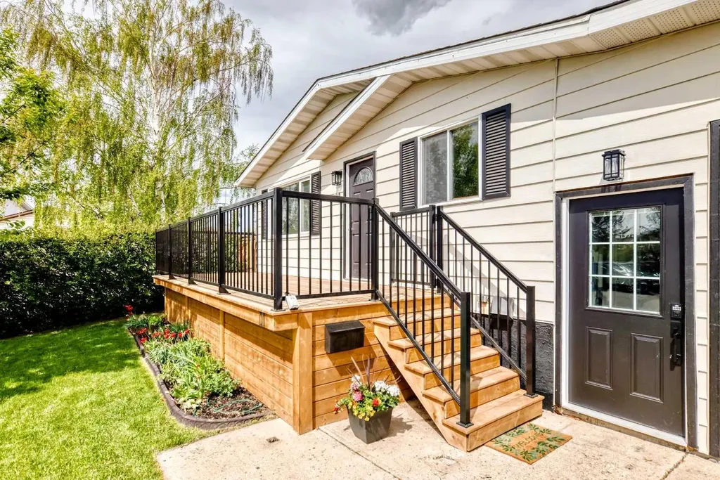 11 Huntstrom Place NE Calgary AB T2K 5V9