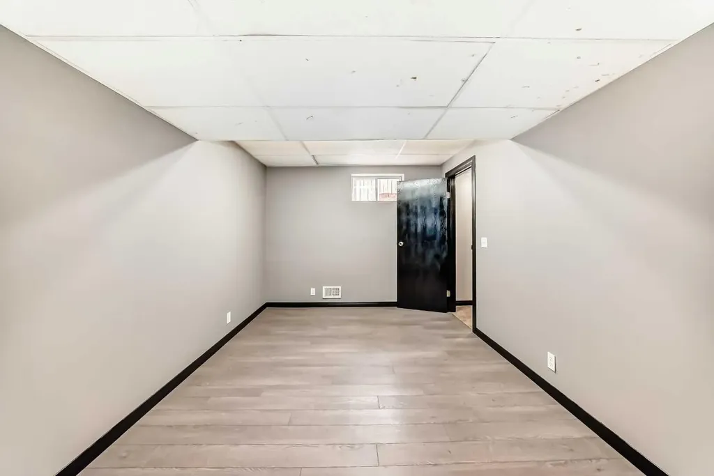 11 Huntstrom Place NE Calgary AB T2K 5V9