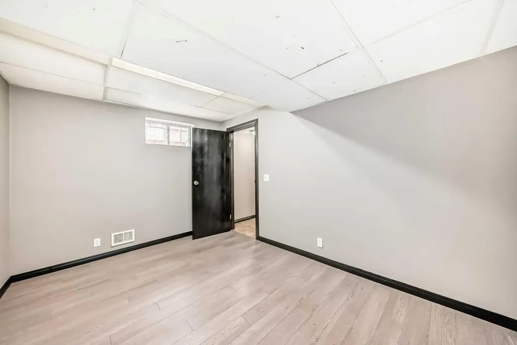 11 Huntstrom Place NE Calgary AB T2K 5V9