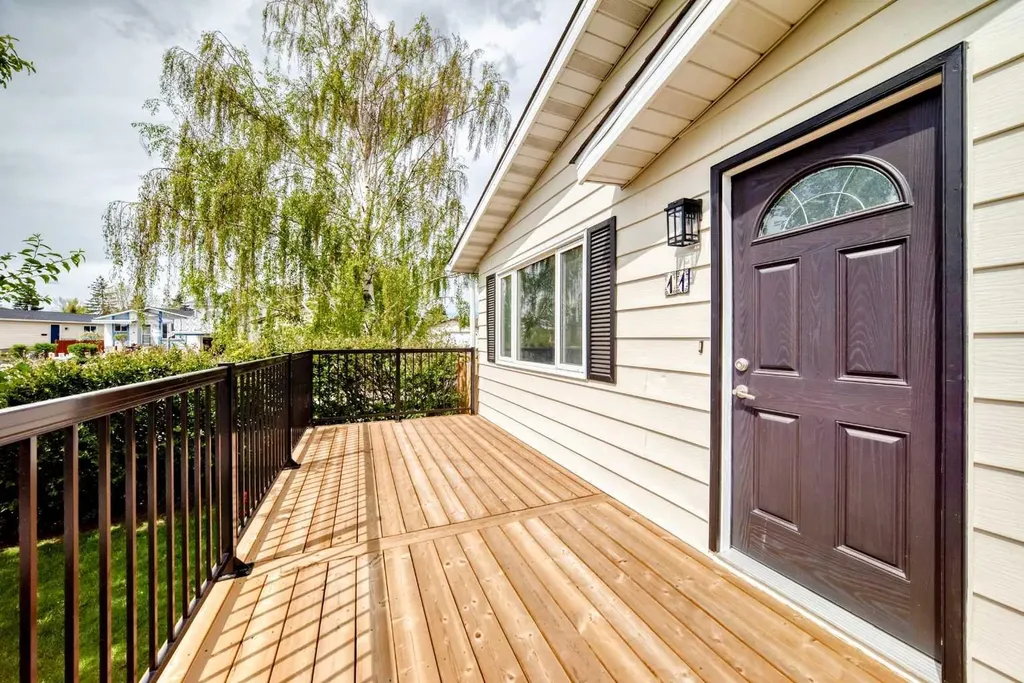 11 Huntstrom Place NE Calgary AB T2K 5V9