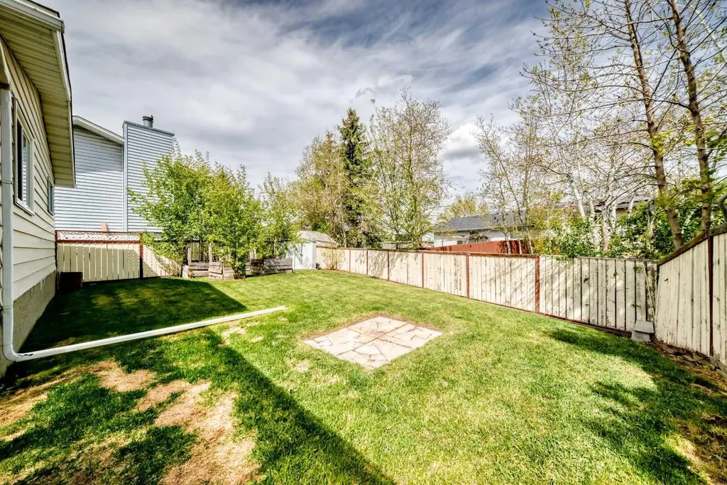 11 Huntstrom Place NE Calgary AB T2K 5V9
