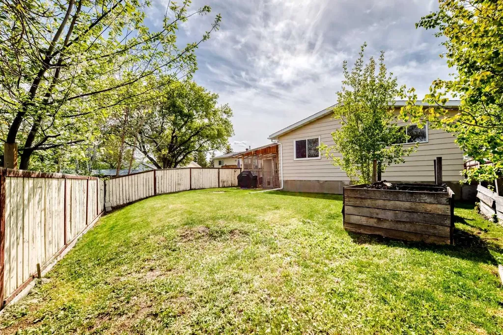 11 Huntstrom Place NE Calgary AB T2K 5V9