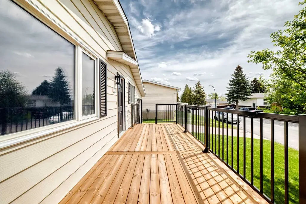 11 Huntstrom Place NE Calgary AB T2K 5V9