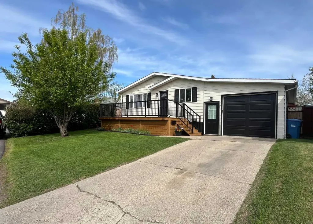 11 Huntstrom Place NE Calgary AB T2K 5V9