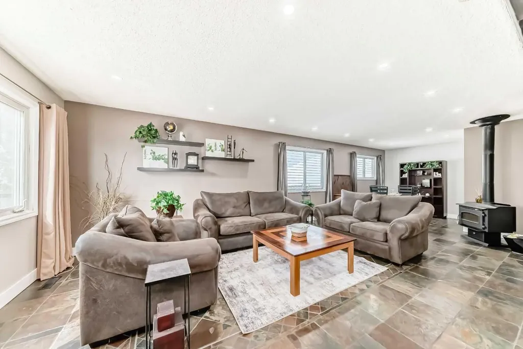 11 Huntstrom Place NE Calgary AB T2K 5V9