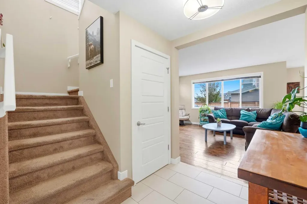 729 3rd Street SW Diamond Valley AB T0L 0H0