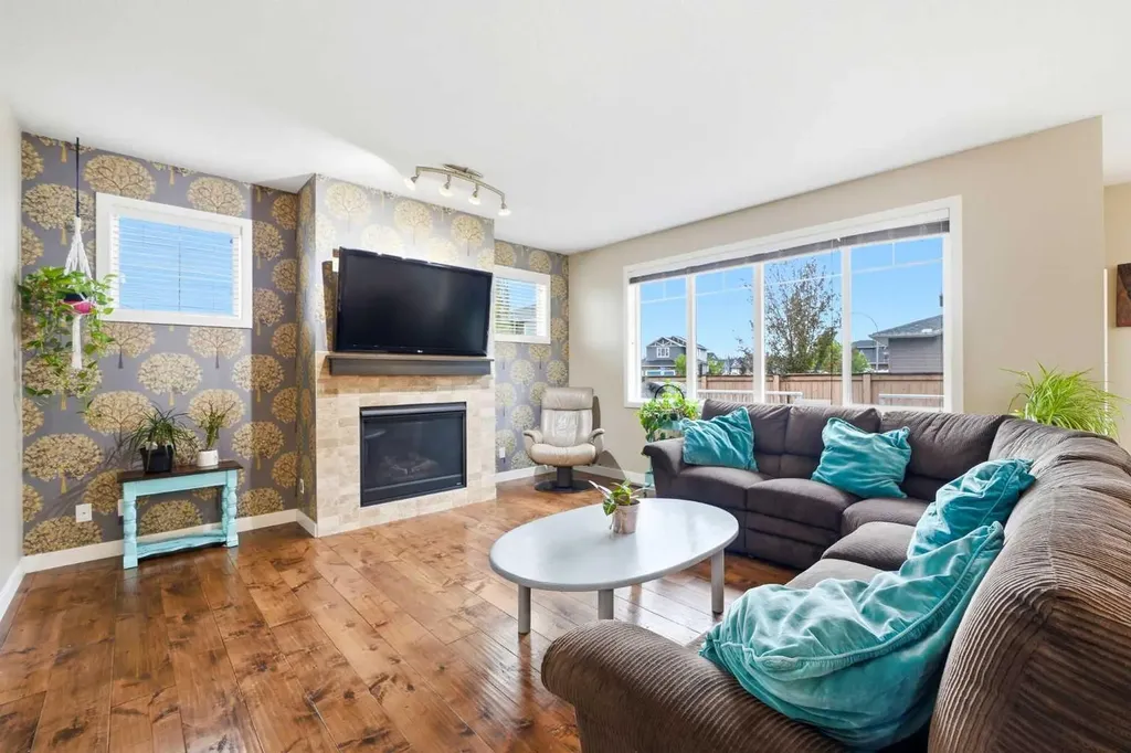 729 3rd Street SW Diamond Valley AB T0L 0H0