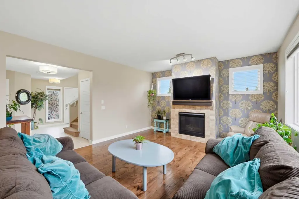 729 3rd Street SW Diamond Valley AB T0L 0H0