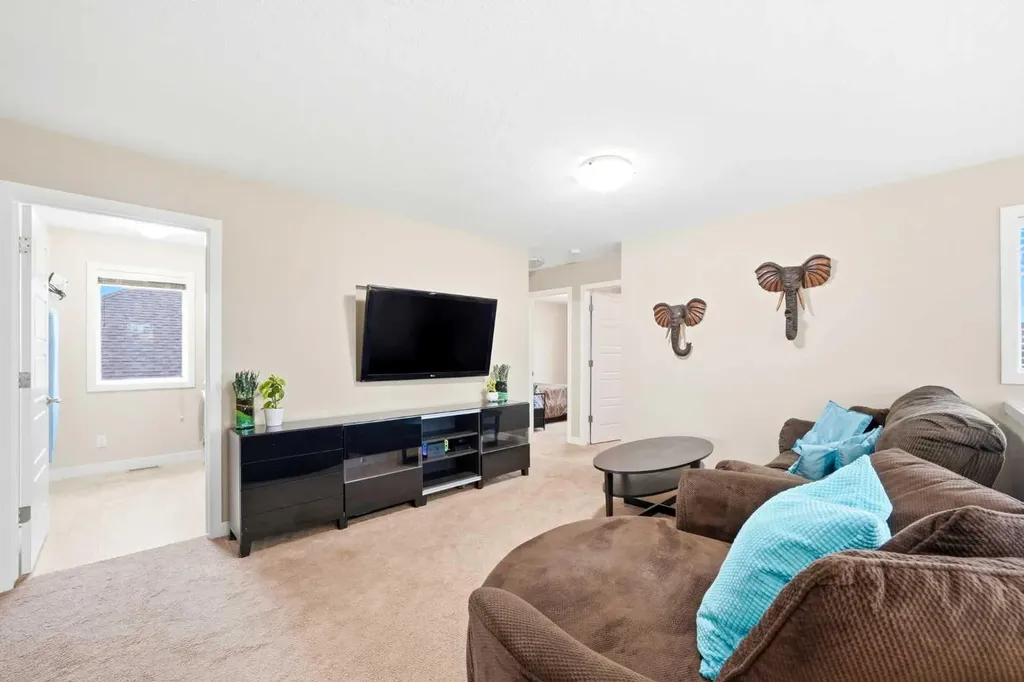 729 3rd Street SW Diamond Valley AB T0L 0H0