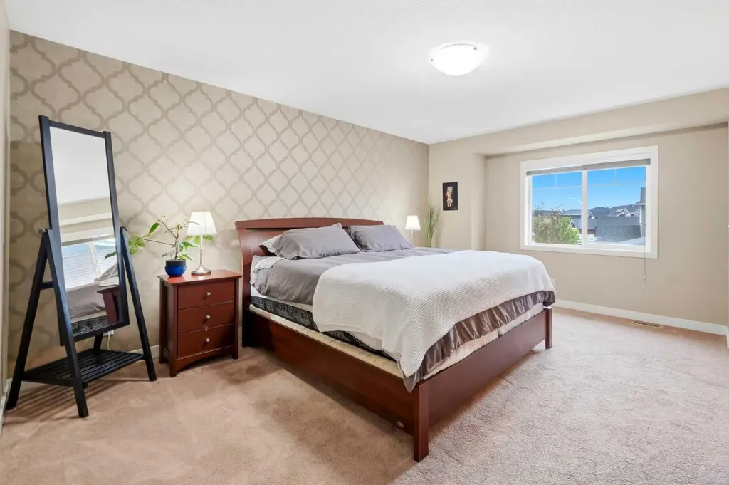729 3rd Street SW Diamond Valley AB T0L 0H0