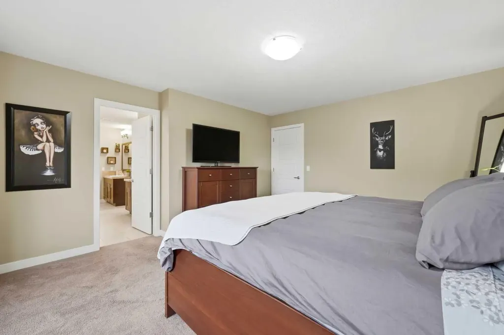 729 3rd Street SW Diamond Valley AB T0L 0H0