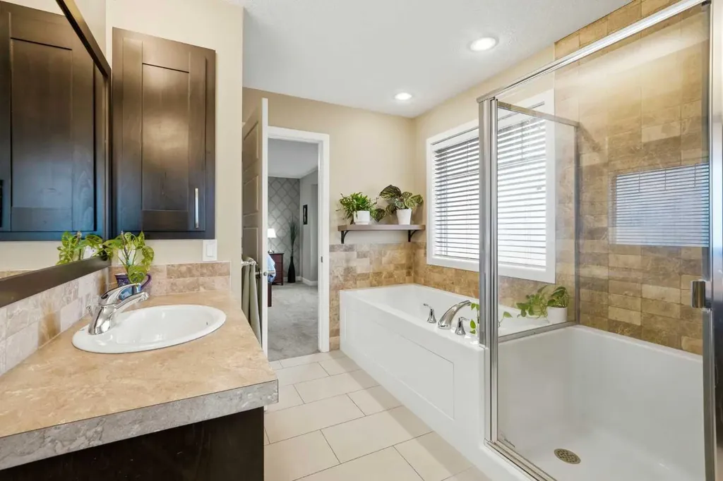 729 3rd Street SW Diamond Valley AB T0L 0H0