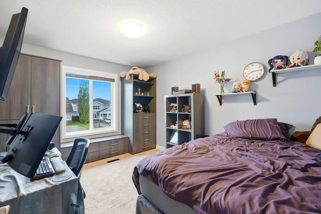 729 3rd Street SW Diamond Valley AB T0L 0H0