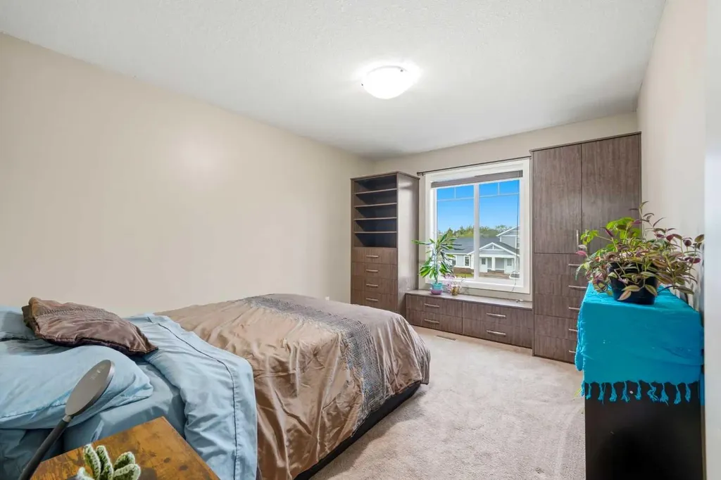 729 3rd Street SW Diamond Valley AB T0L 0H0