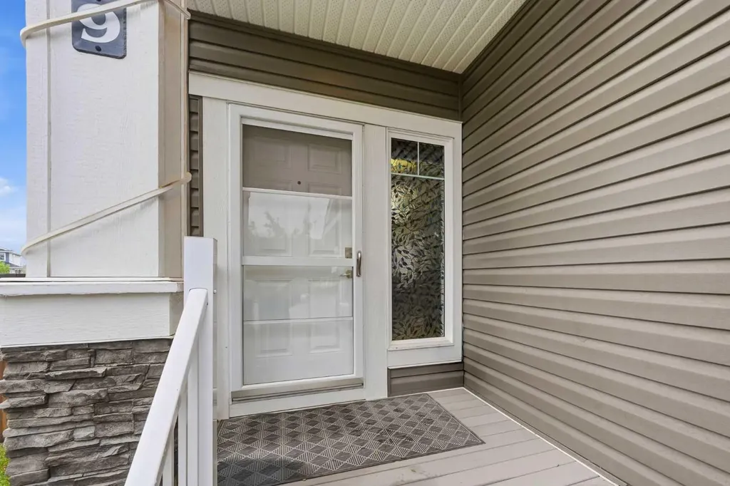 729 3rd Street SW Diamond Valley AB T0L 0H0